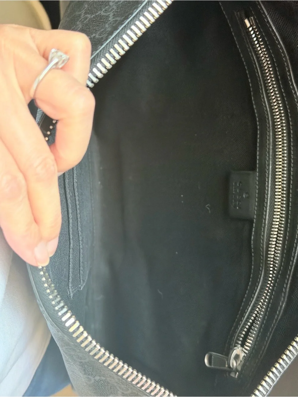 Gucci Black & Red Web Stripe Men's Messenger Pouch